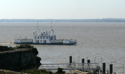 Ferry at Blaye.JPG